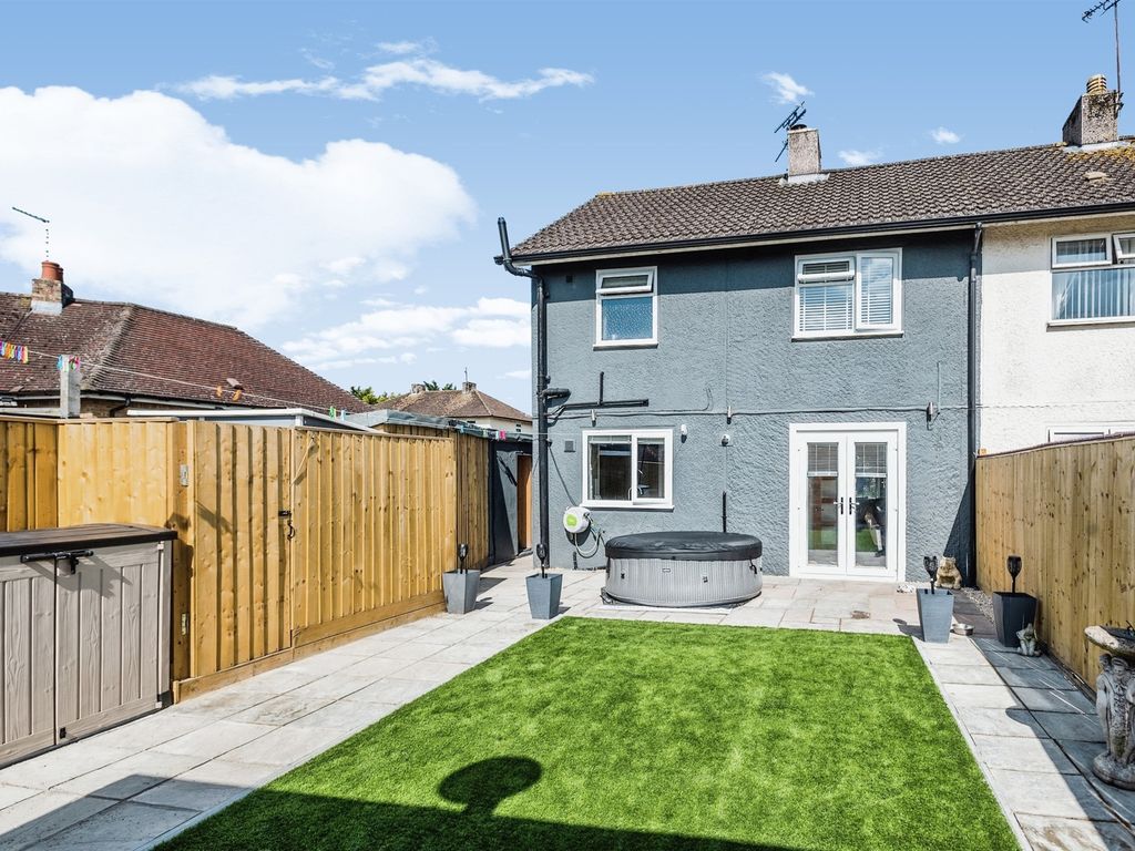 3 bed semidetached house for sale in Meadowcroft, Swindon SN2 Zoopla