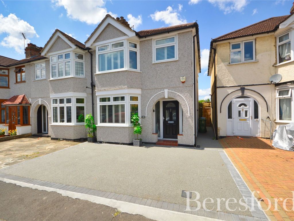 3 bed end terrace house for sale in Norman Close, Romford RM5 Zoopla