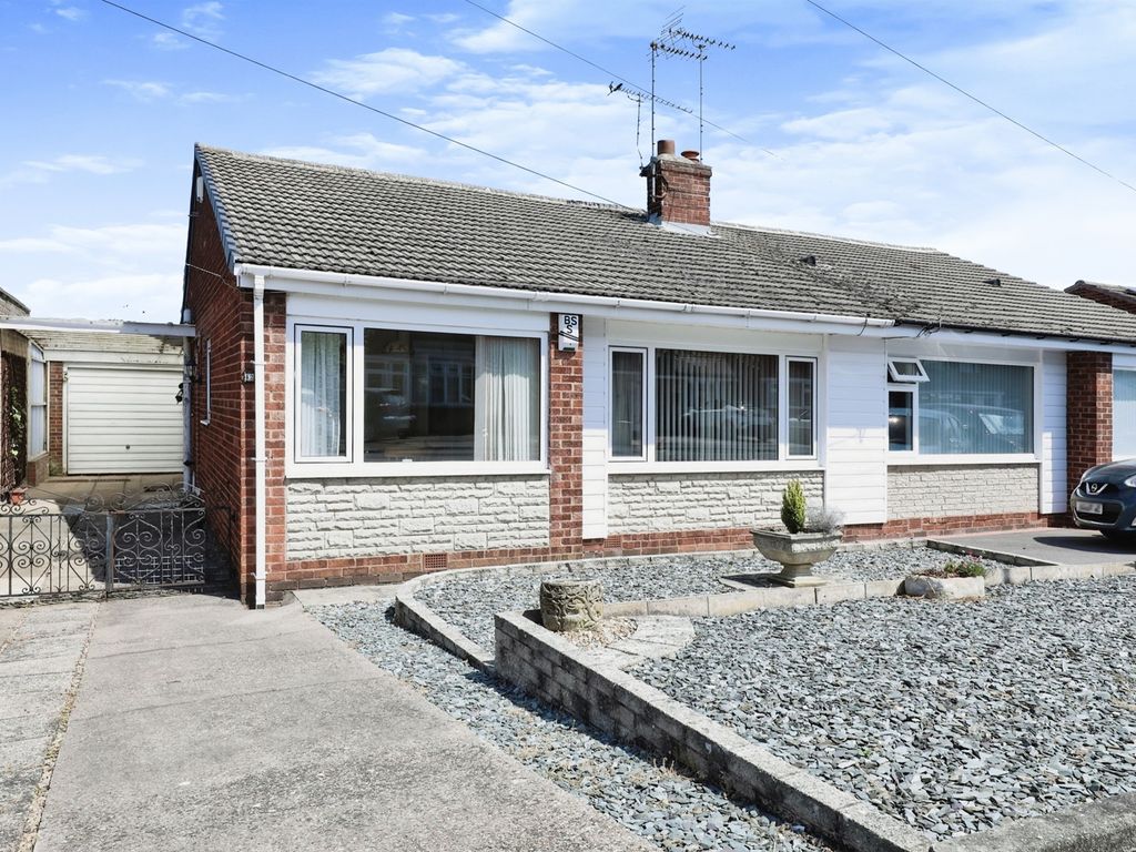 2 bed semidetached bungalow for sale in Arundel Drive, CarltonIn