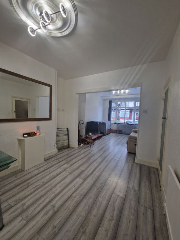 4 bed terraced house for sale in Thornton Road, Ilford IG1 Zoopla