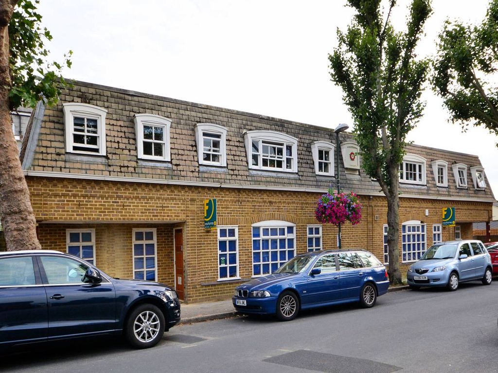 1 bed flat to rent in Ashley Road, Hampton TW12 Zoopla