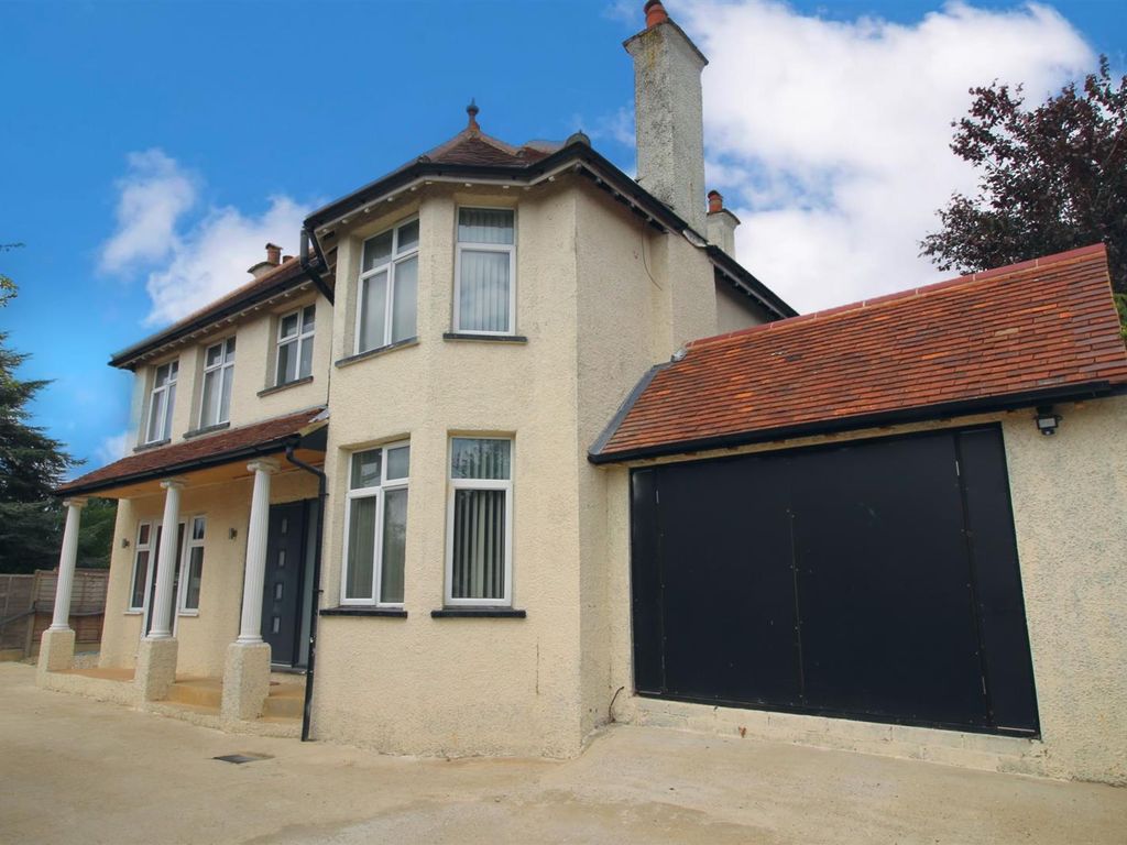 4 bed detached house for sale in Belswains Lane, Hemel Hempstead HP3