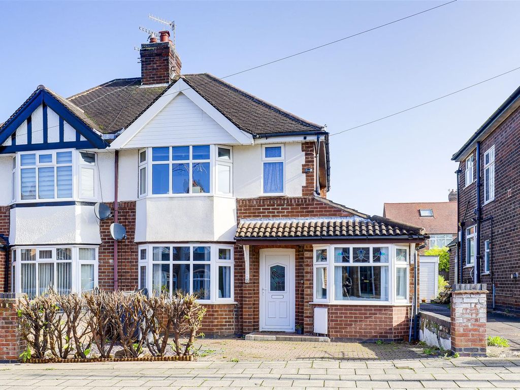 3 bed semidetached house for sale in Langley Avenue, Arnold