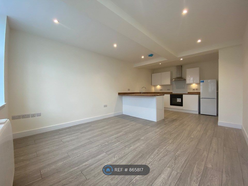 2 bed flat to rent in Wangey Road, Romford RM6 Zoopla