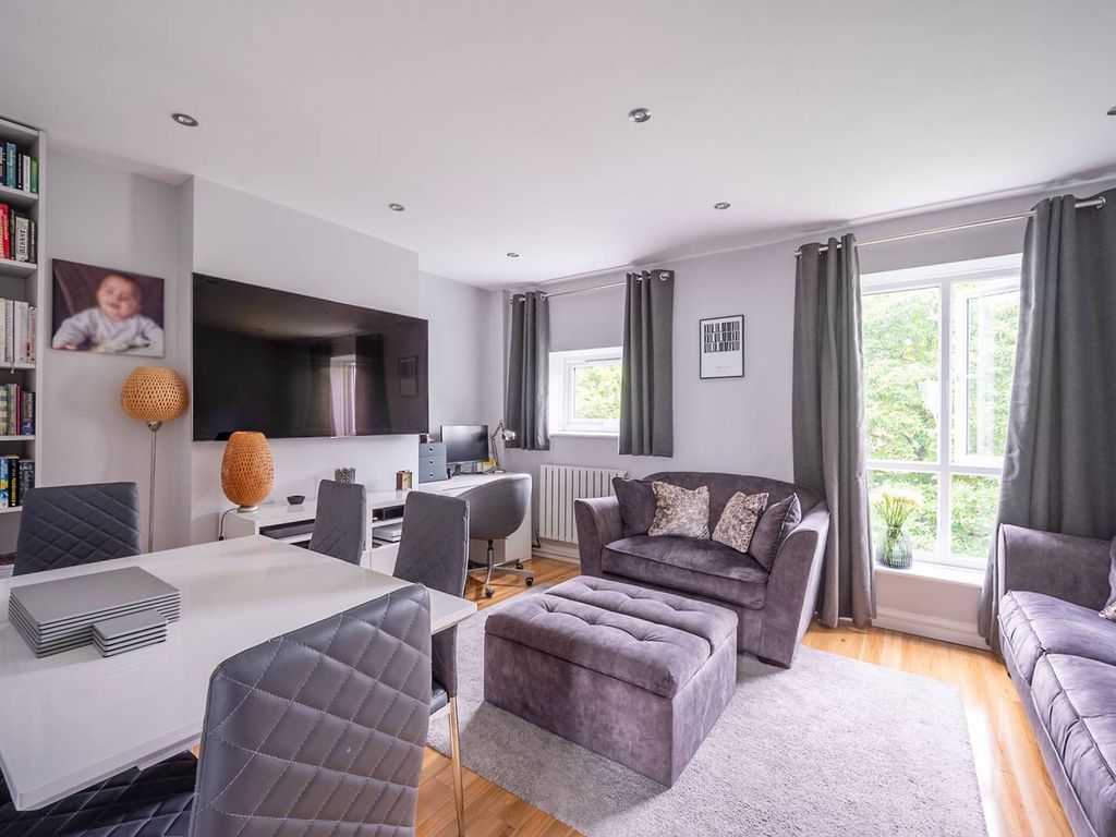 Stroud Crescent, Kingston Vale, London SW15  