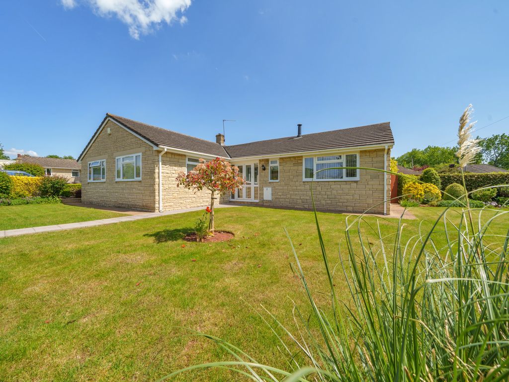 3 bed bungalow for sale in Birchwood Drive, Failand, Bristol, North
