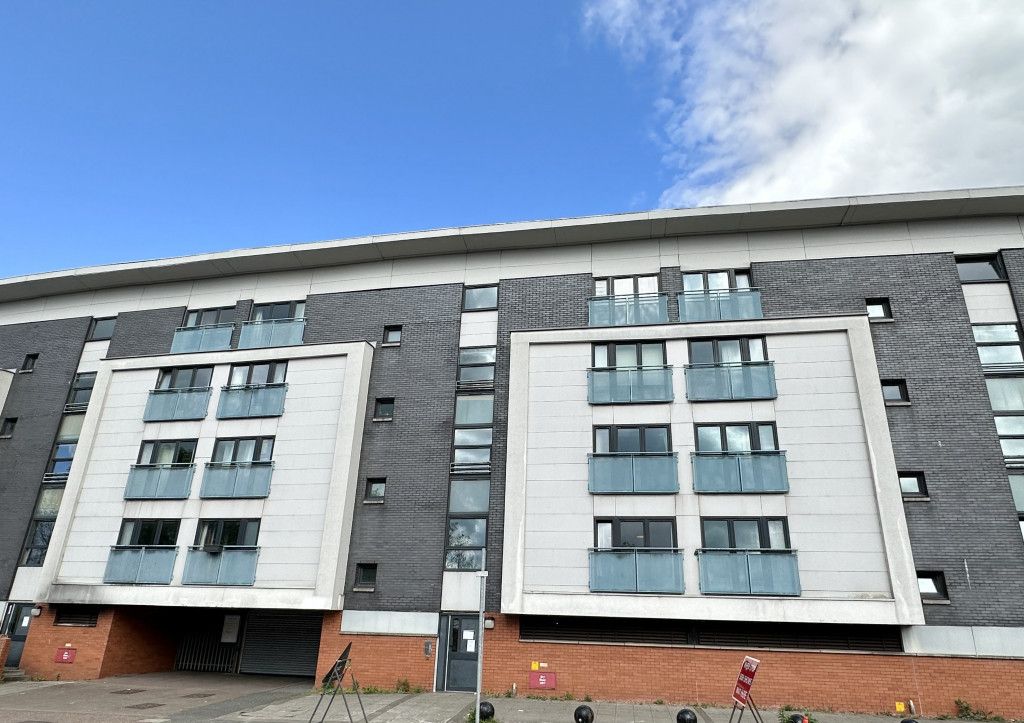 2 bed flat for sale in 4/1, 828 Maryhill Road, Glasgow G20, £130,000