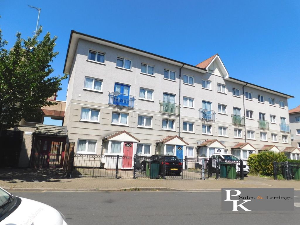 3 bed for sale in Butchers Road, Canning Town E16 Zoopla