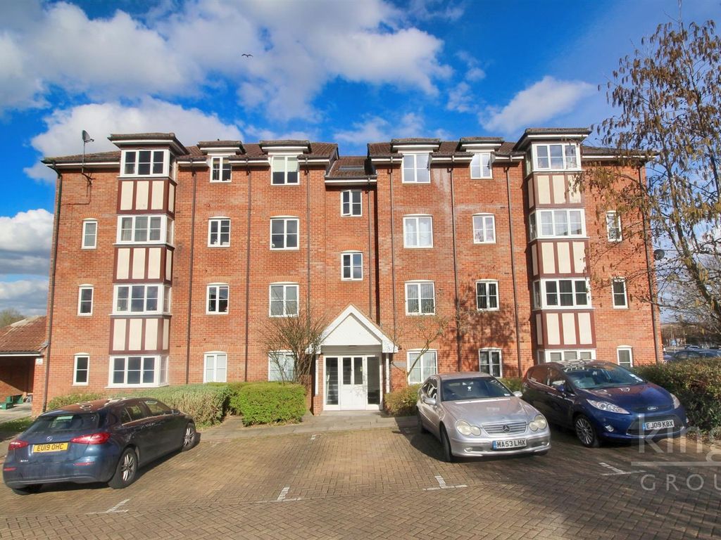 2 bed flat for sale in Vancouver Road, Broxbourne EN10, £199,995 Zoopla