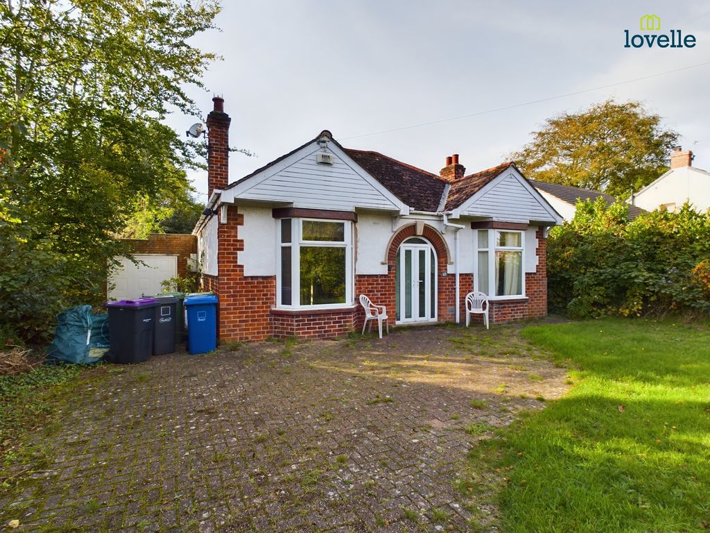 2 bed detached bungalow for sale in Caistor Road, Market Rasen LN8, £