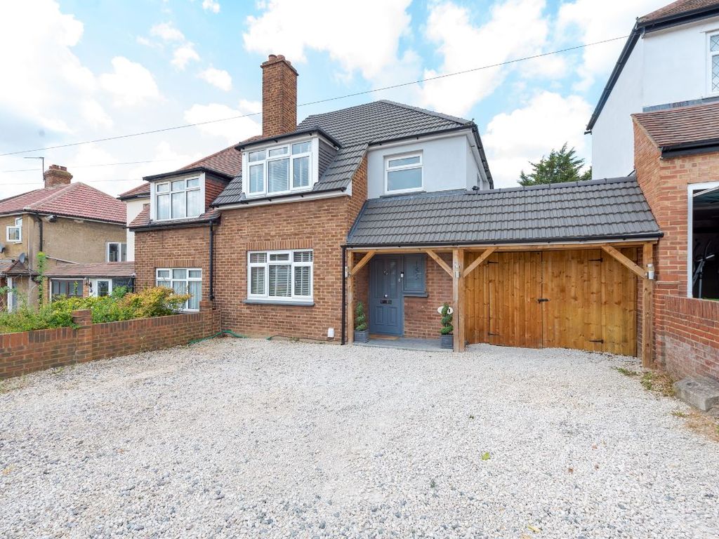 3 bed semidetached house for sale in Parkside Avenue, Romford RM1 Zoopla