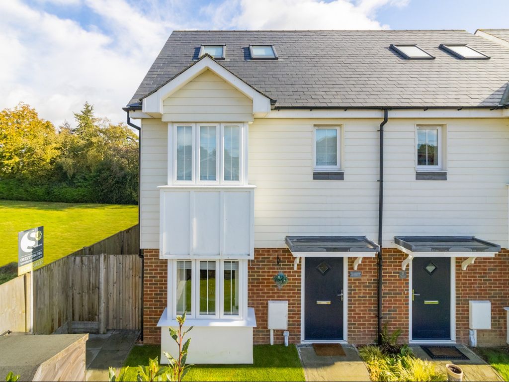 3 bed town house for sale in Clock Tower Parade, Canterbury CT2, £400,000 Zoopla