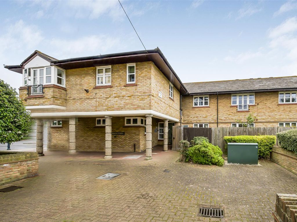 2 bed flat for sale in Walpole Road, Teddington TW11, £245,000 Zoopla