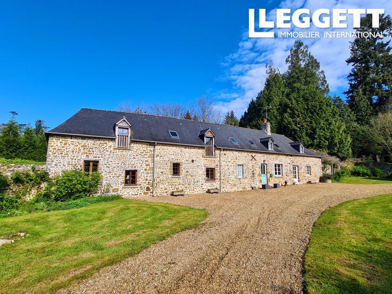 4 bed villa for sale in SaintPierreDesLandes, Mayenne, Pays De La