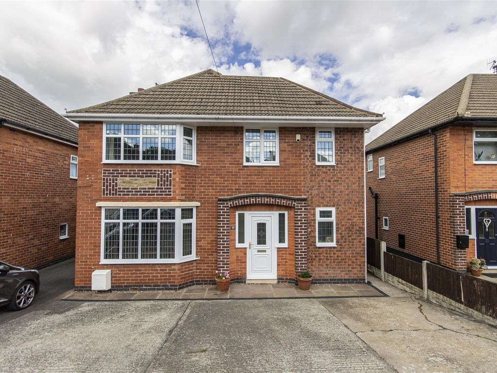 3 bed detached house for sale in Amber Crescent, Walton, Chesterfield