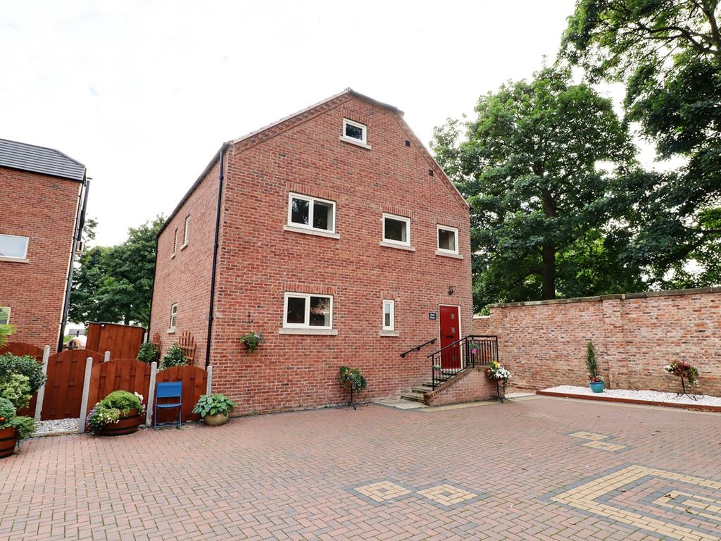 New home, 4 bed detached house for sale in North Street, West