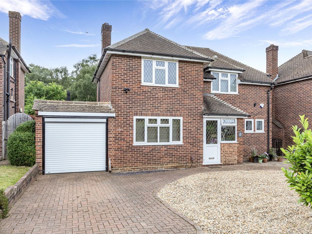 4 bed detached house for sale in Chertsey, Surrey KT16, £675,000 Zoopla