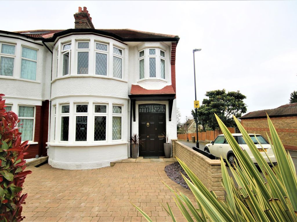 3 bed property for sale in The Orchard, Winchmore Hill N21 Zoopla