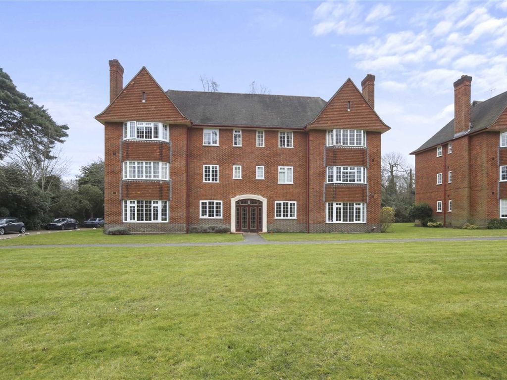 2 bed flat to rent in Ellesmere Road, Weybridge KT13, £1,595 pcm Zoopla