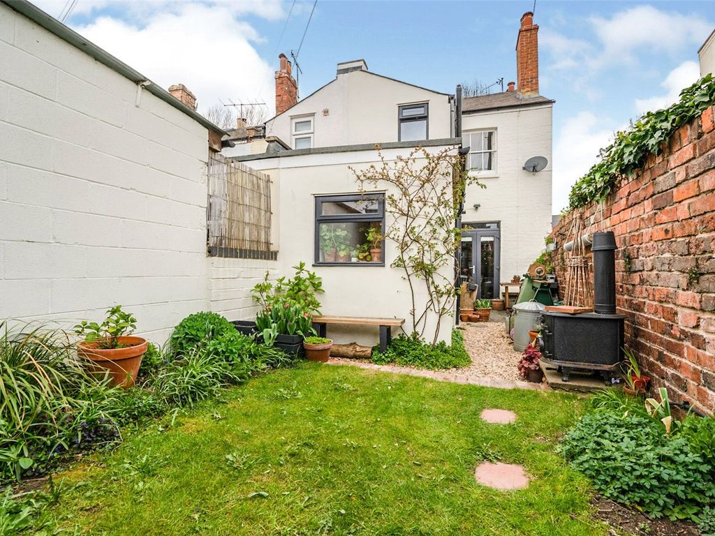 2 bed end terrace house for sale in Gloucester Road, Cheltenham
