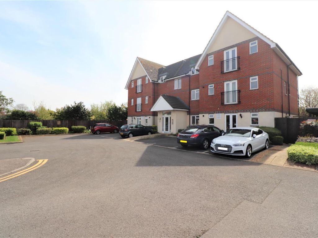 2 bed flat to rent in Uxbridge Road, Hayes UB4 Zoopla