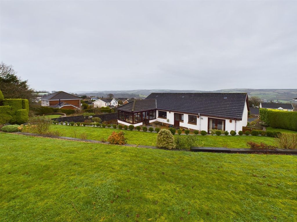 3 bed detached bungalow for sale in Tir Dafydd, Pontyates, Llanelli