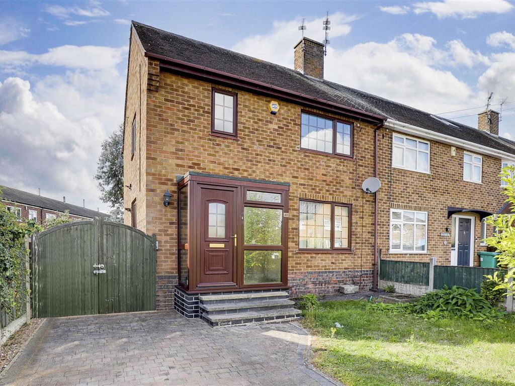 3 bed terraced house to rent in Summerwood Lane, Clifton