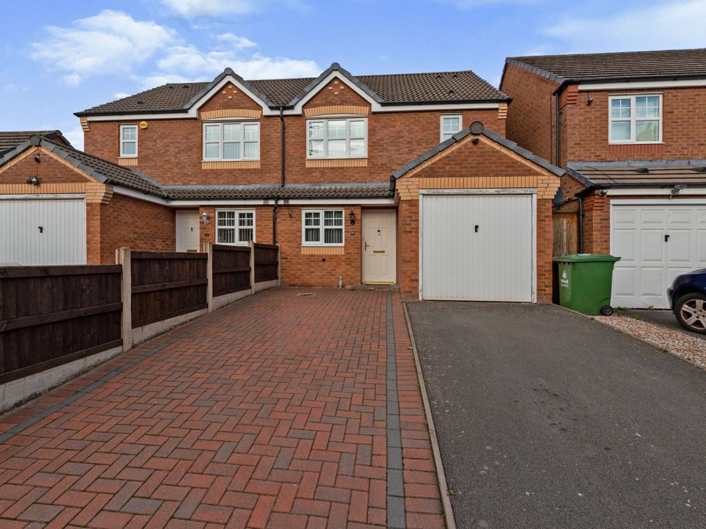 3 bed semidetached house for sale in Ampleforth Drive, Willenhall WV13