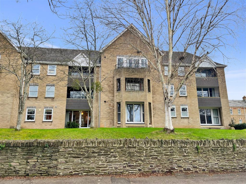 2 bed flat to rent in Elm Grove, Taunton TA1, £1,050 pcm Zoopla