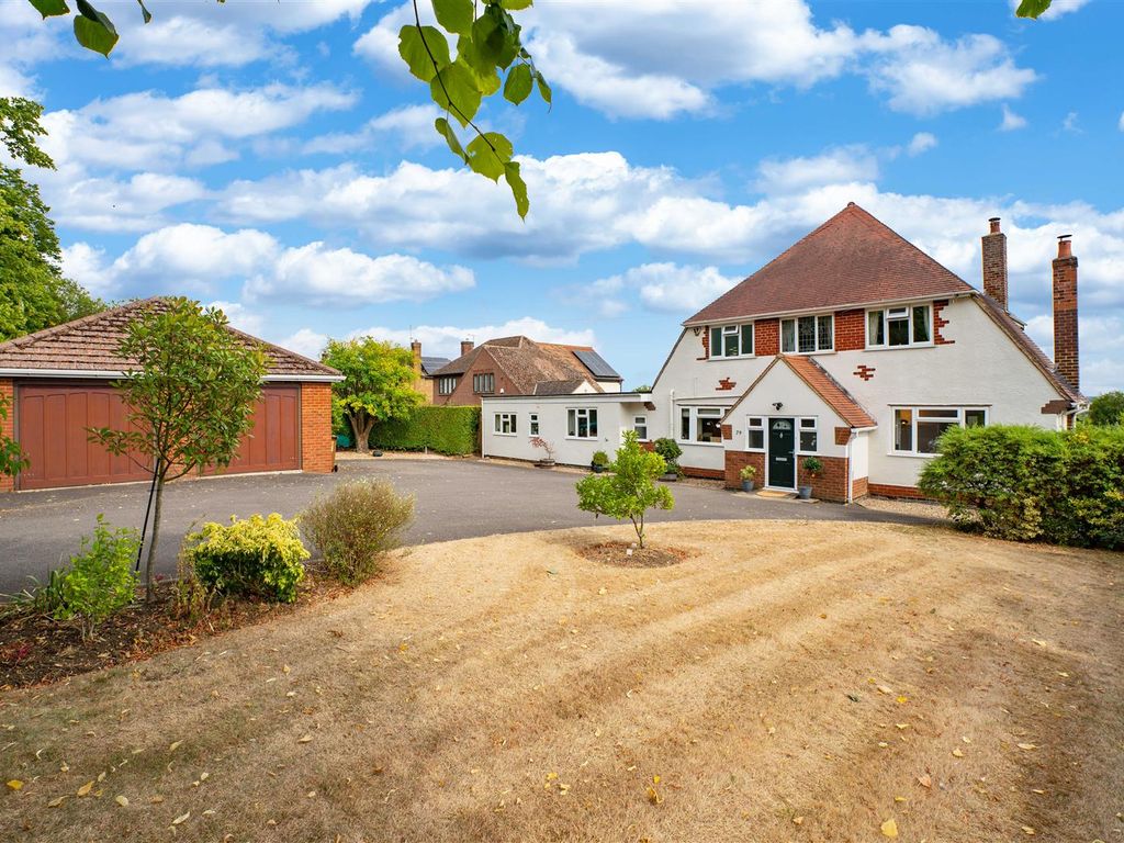4 bed detached house for sale in Earls Barton Road, Great Doddington