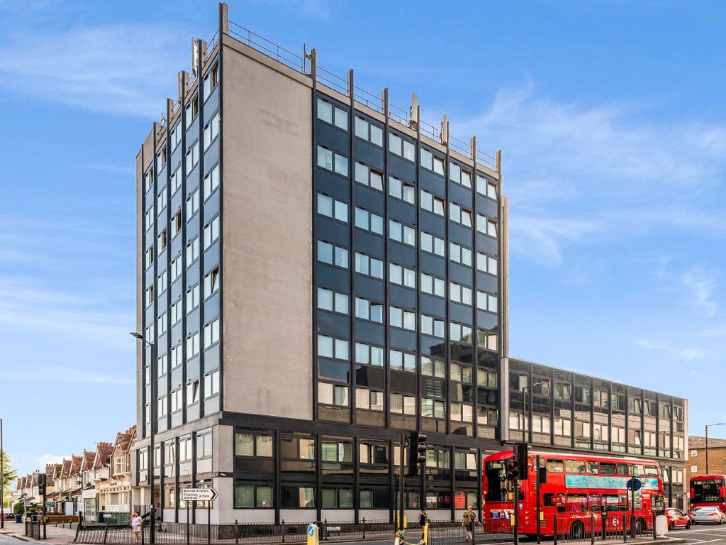 Studio to rent in Kingsway, Finchley N12, £1,330 pcm Zoopla