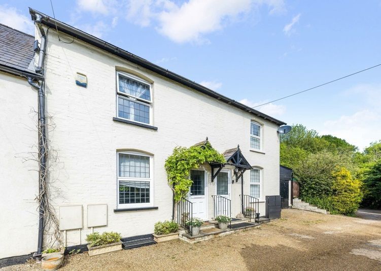 2 bed terraced house for sale in Mayfields, Brighton Road, Surrey KT20