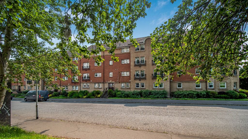 3 bed flat to rent in Pleasance Street, Southside, Glasgow G43, £1,000 pcm Zoopla