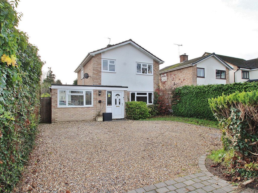 4 bed detached house for sale in Burford Road, Witney OX28, £550,000