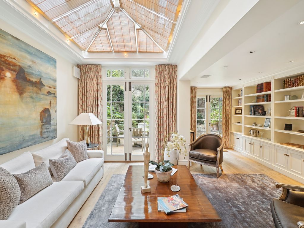 4 bed semidetached house for sale in Elm Park Road, London SW3, £