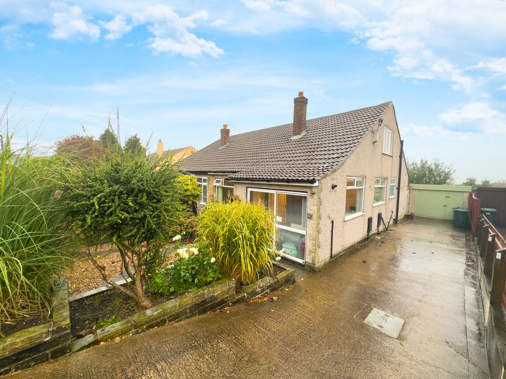 3 bed semidetached bungalow for sale in Glendale Drive, Wibsey