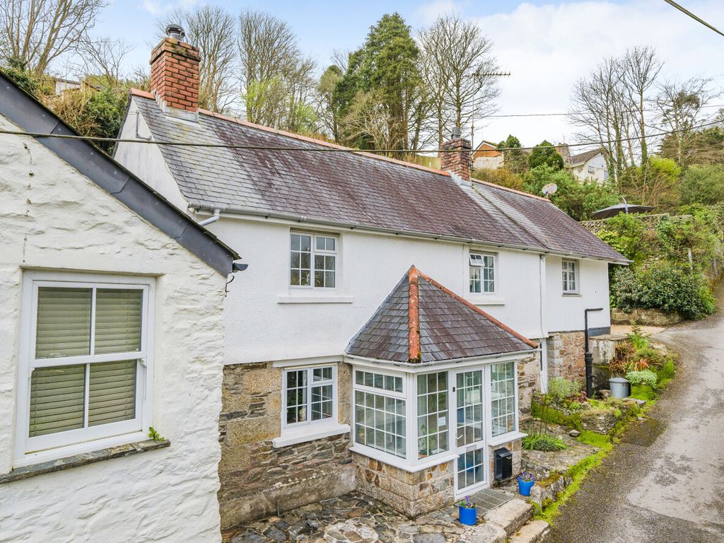 3 bed detached house for sale in Old Hill, Helston, Cornwall TR13, £