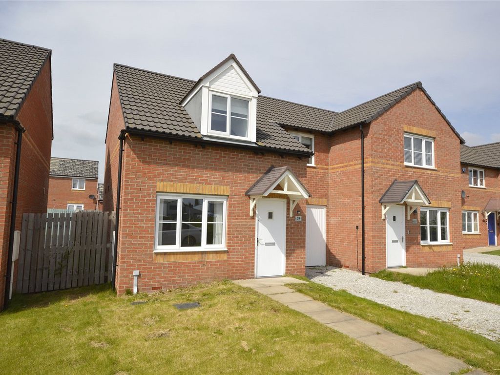 3 bed linkdetached house for sale in Sharleston Drive, Stainforth