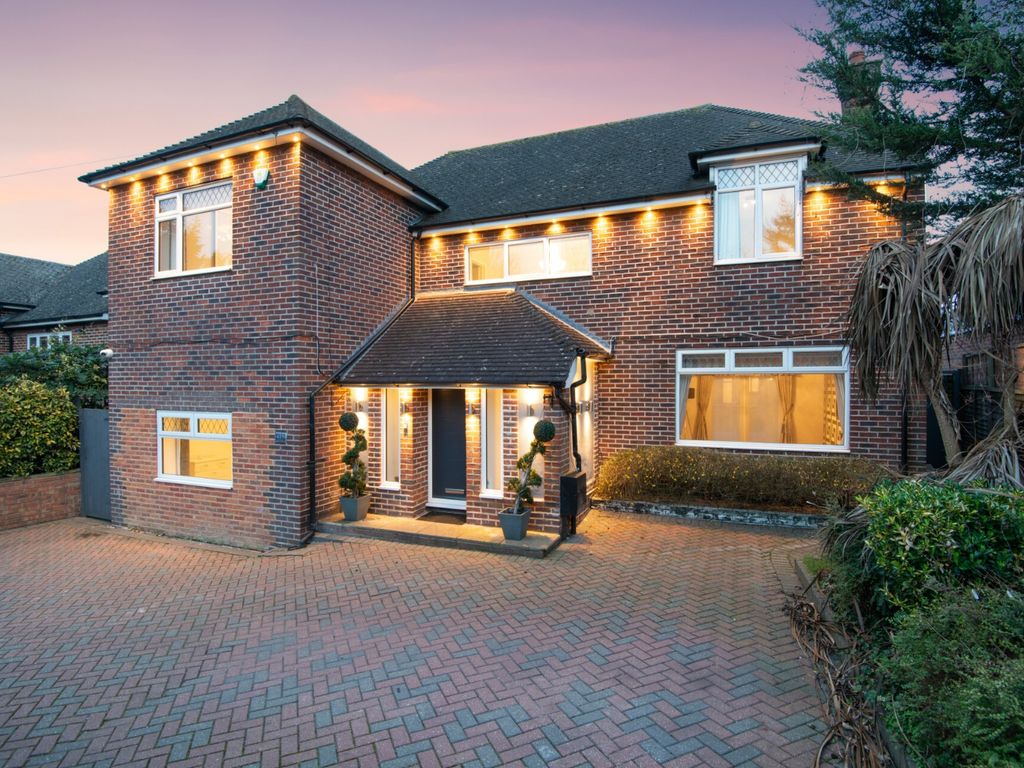 5 bed detached house for sale in Valley Drive, Gravesend DA12, £900,000 Zoopla