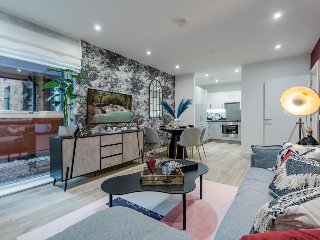 Smithy Lane Hounslow TW3  