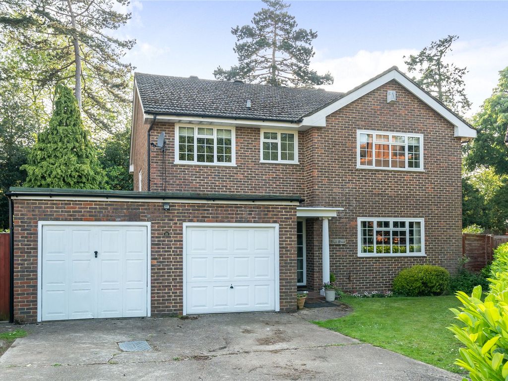 4 bed detached house for sale in Malcolm Drive, Surbiton KT6, £