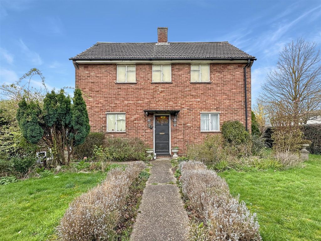 3 bed semidetached house for sale in Fanshawe Road, Cambridge CB1, £