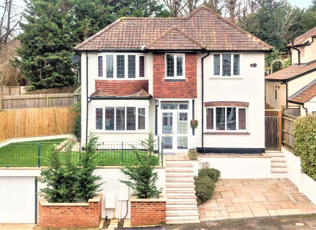 3 bed semidetached house to rent in The Vale, Coulsdon CR5 Zoopla