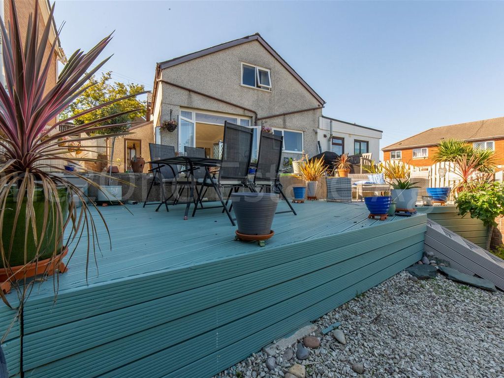 3 bed end terrace house for sale in Mount Pleasant Road, Pontnewydd