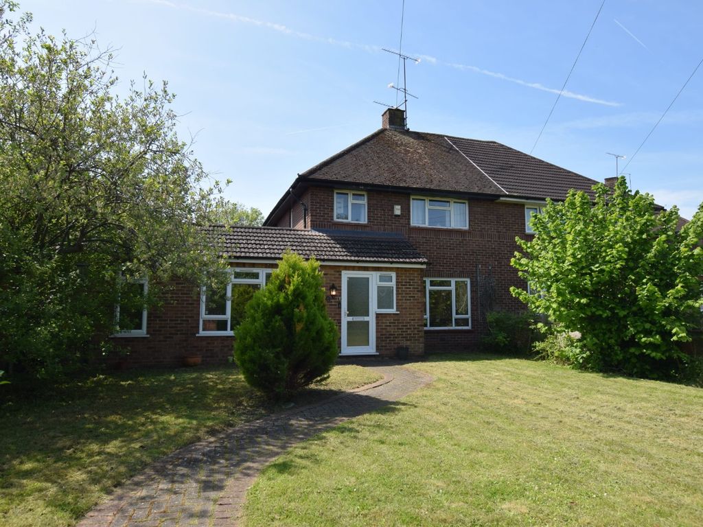 3 bed semidetached house for sale in Phipps Road, Slough, Berkshire
