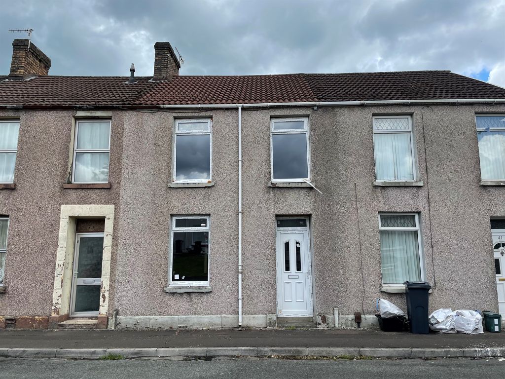 2 bed terraced house for sale in Hunter Street, Briton Ferry, Neath
