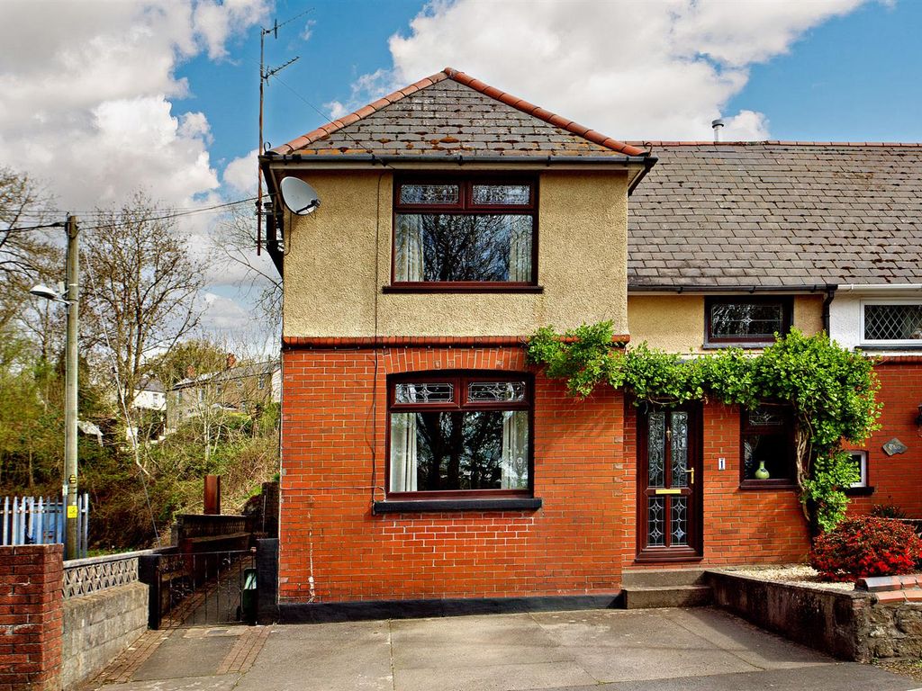 3 bed semidetached house for sale in Bailey Street, Garndiffaith