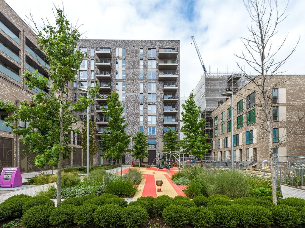 Johanna Court, Oxbow, Aberfeldy Village E14  