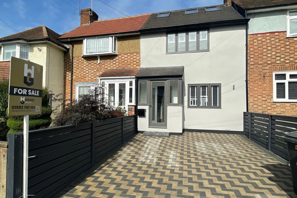 3 bed terraced house for sale in Epping Way, London E4, £580,000 Zoopla