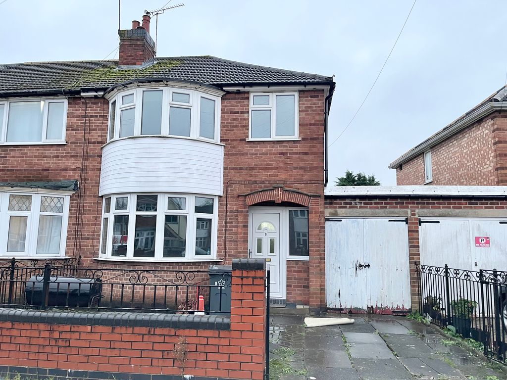 3 bed semidetached house to rent in Greenwood Road, Leicester LE5, £